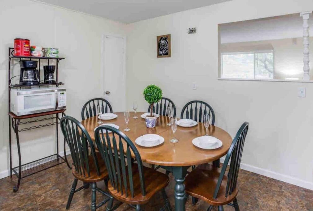 로체스터 Amazing Ranch Mins Away From Airprt/Rit/Dwtn/Uofr 아파트 외부 사진